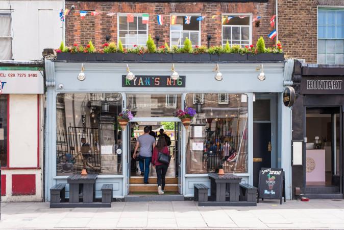 Best Sports Bars in London - Ryan's N16