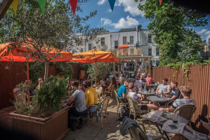 Best Sports Bars in London - Ryan's N16