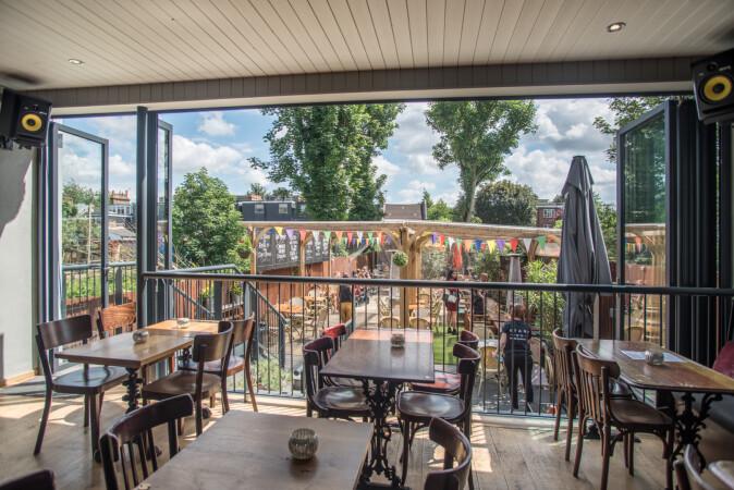 Best Sports Bars in London - Ryan's N16