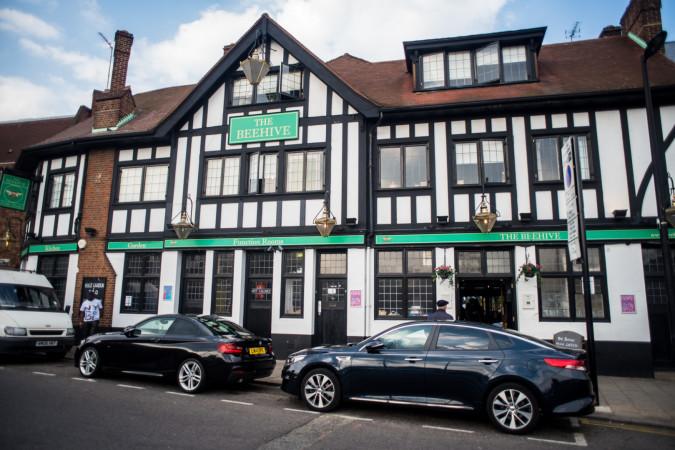 Best Sports Bars in London - The Beehive