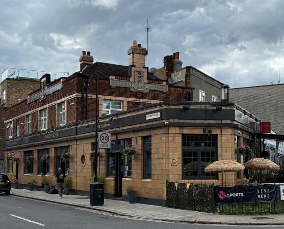 Best Sports Bars in London - The Golden Anchor