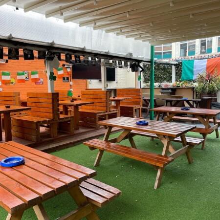 Best Sports Bars in London - The Army & Navy