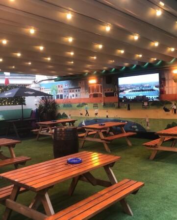 Best Sports Bars in London - The Army & Navy