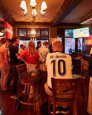 Best Sports Bars in Westminster - Barley Mow