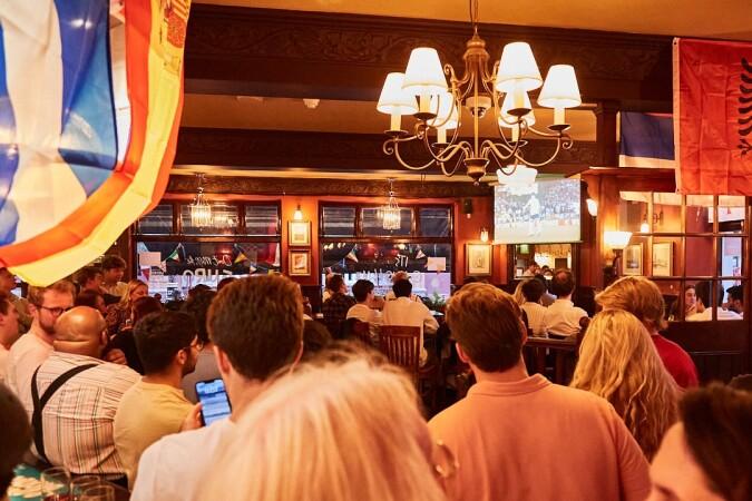 Best Sports Bars in Westminster - Barley Mow