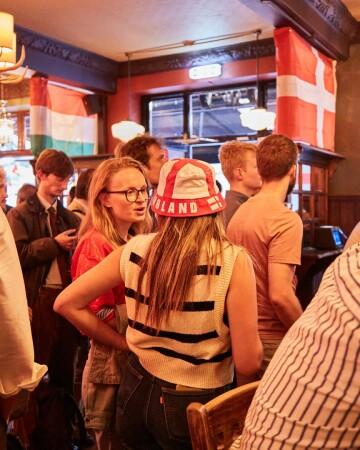 Best Sports Bars in Westminster - Barley Mow