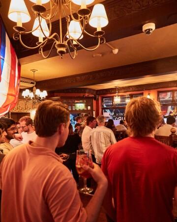 Best Sports Bars in Westminster - Barley Mow