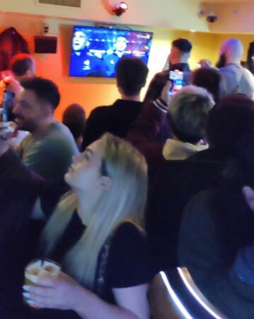 Best Sports Bars in Paris - RoadHouse Bar