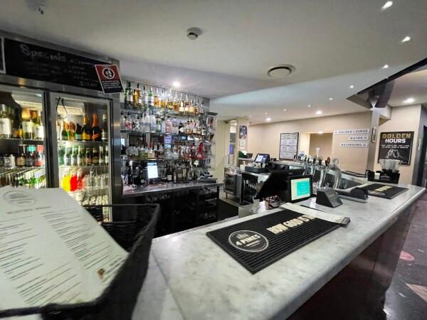 Best Sports Bars in Dubbo - The Milestone Hotel