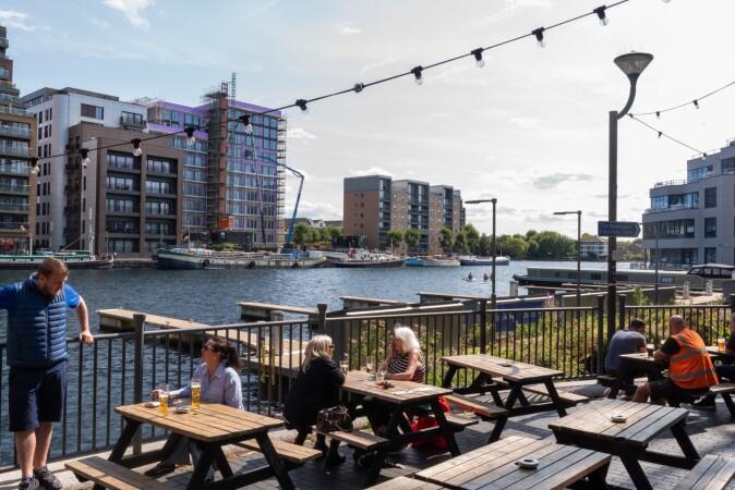 Best Sports Bars in London - Pepper st Tavern