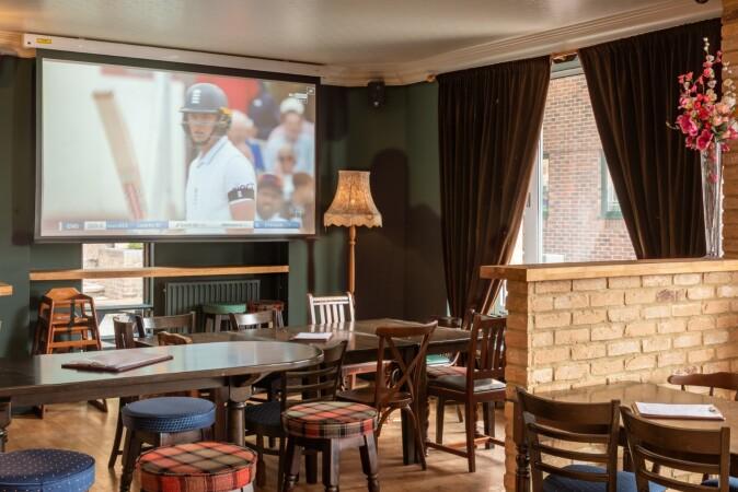 Best Sports Bars in London - Pepper st Tavern