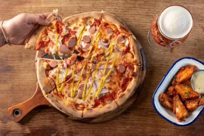 Best Sports Bars in London - Pepper st Tavern