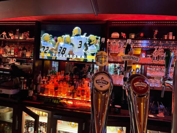 Best Sports Bars in Paris - The Great Canadian Pub