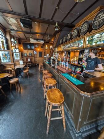 Best Sports Bars in London - Bloomsbury Tavern