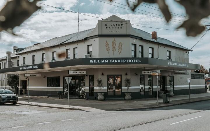 Best Sports Bars in Wagga Wagga - The William Farrer Hotel