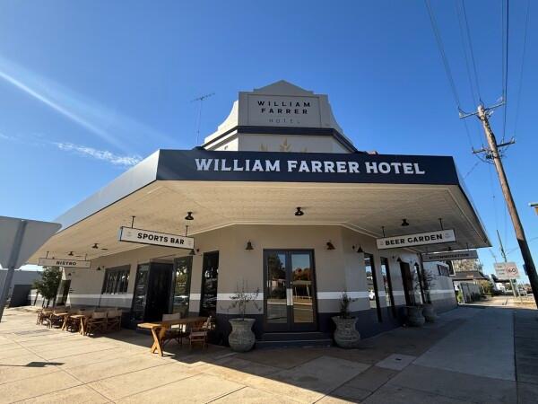 Best Sports Bars in Wagga Wagga - The William Farrer Hotel