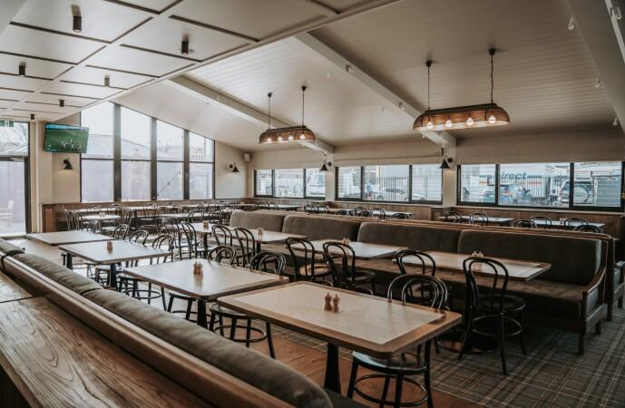 Best Sports Bars in Wagga Wagga - The William Farrer Hotel