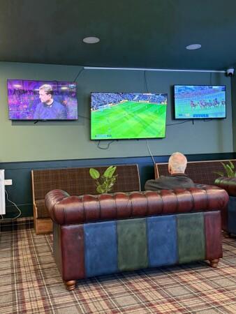 Best Sports Bars in Abingdon - The Earl Of Abingdon