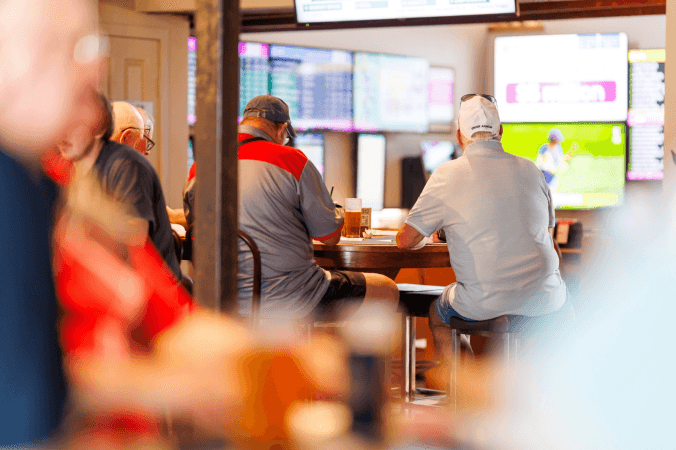 Best Sports Bars in Sandgate - The Full Moon Hotel