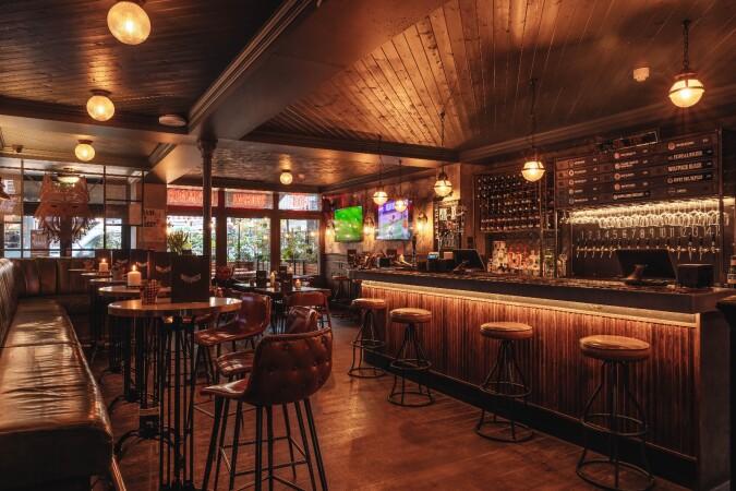 Best Sports Bars in London - Wolfpack West Hampstead