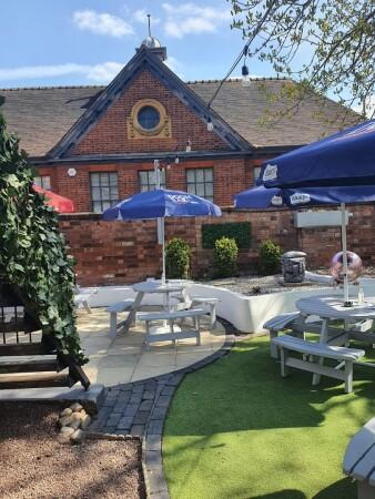 Best Sports Bars in Coventry - The Bowling Green