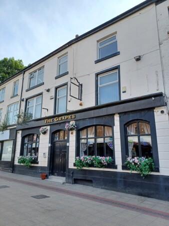 Best Sports Bars in Salford - Grapes
