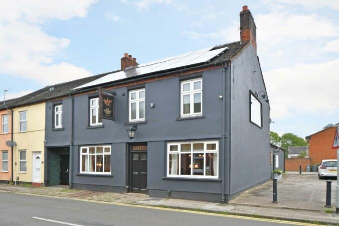 Best Sports Bars in Staffordshire - Masons Arms