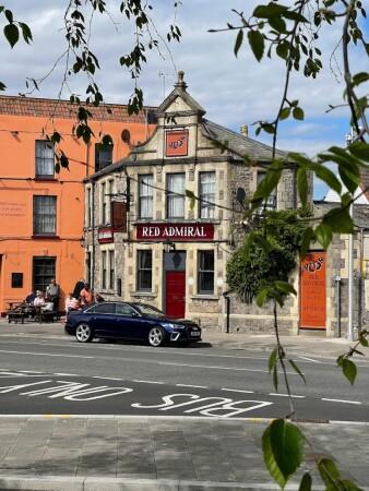 Best Sports Bars in Bristol - The Red Admiral