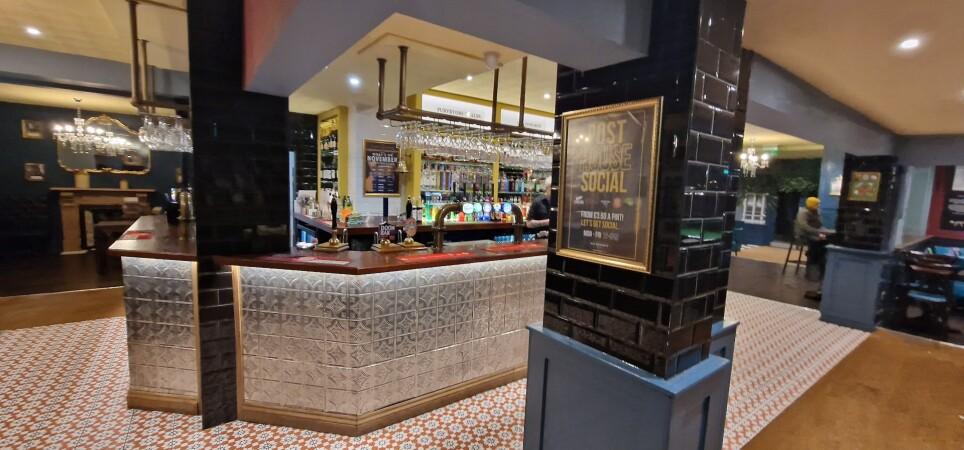 Best Sports Bars in Dudley - Post House