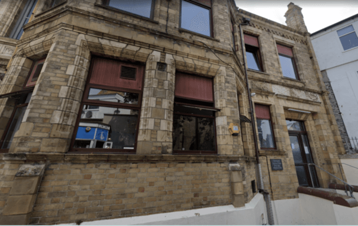 Best Sports Bars in Cornwall - Newquay Institute