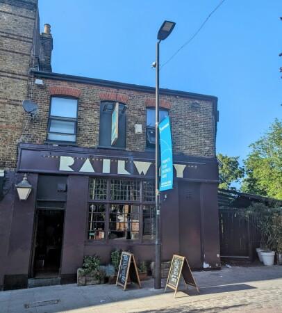 Best Sports Bars in London - The Railway Tavern