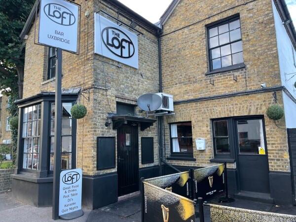 Best Sports Bars in Hillingdon - The Loft