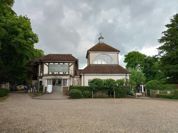 Best Sports Bars in Tunbridge Wells - Conningbrook Hotel