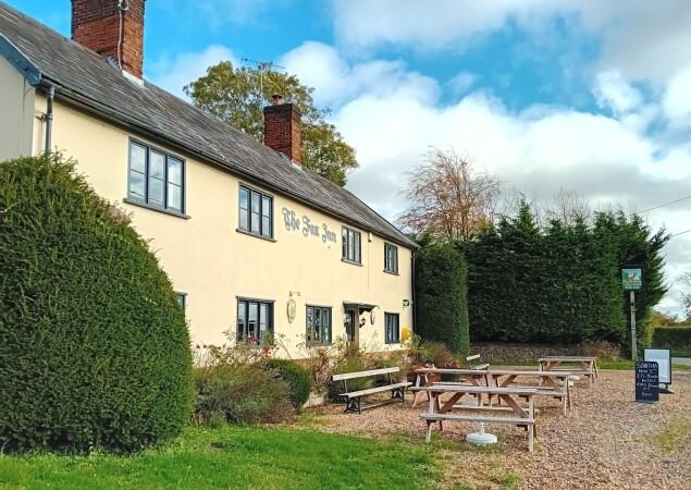 Best Sports Bars in Newmarket - Fox Inn