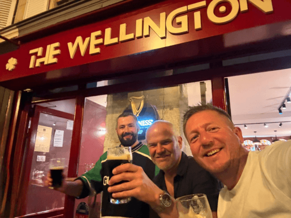 Best Sports Bars in Paris - The Wellington [ Kiwi-Irish Pub)