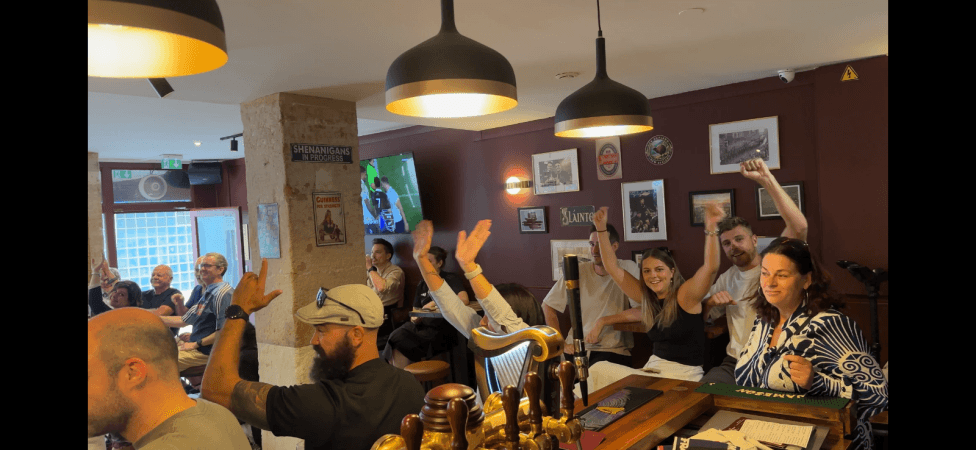 Best Sports Bars in Paris - The Wellington [ Kiwi-Irish Pub)
