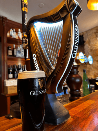 Best Sports Bars in Paris - The Wellington [ Kiwi-Irish Pub)