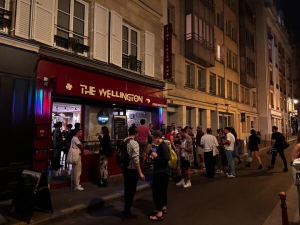 Best Sports Bars in Paris - The Wellington [ Kiwi-Irish Pub)