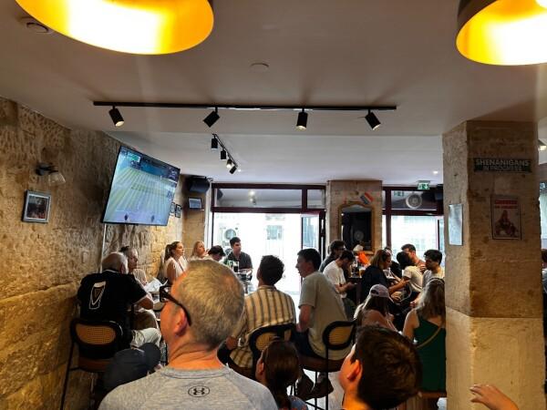 Best Sports Bars in Paris - The Wellington [ Kiwi-Irish Pub)