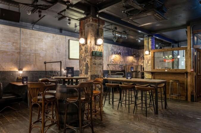 Best Sports Bars in London - Daly's Wine Bar & Beer Hall