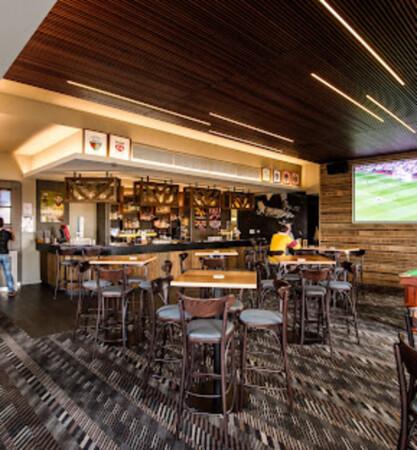 Best Sports Bars in Carramar - The Duke