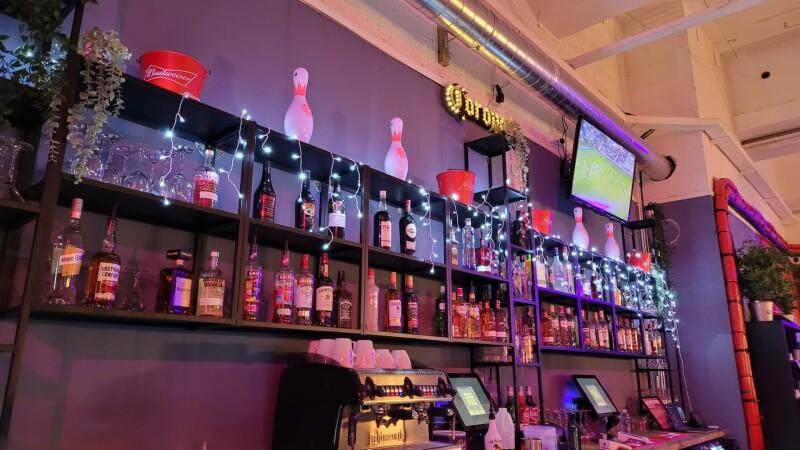 Best Sports Bars in Rugby - Strikes Bar