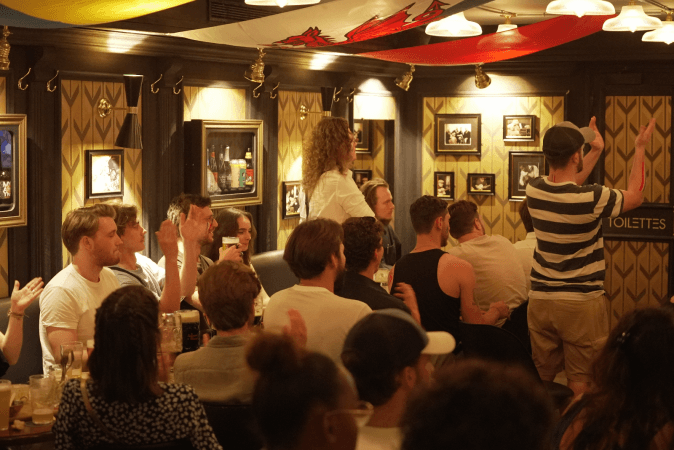 Best Sports Bars in Paris - MONK La Taverne de Cluny