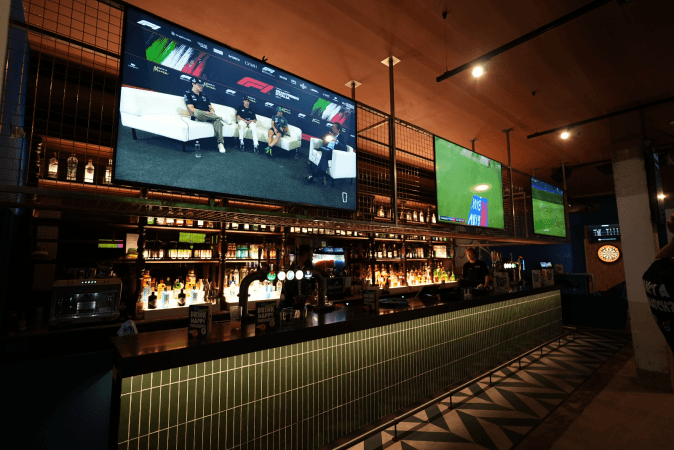Best Sports Bars in Guildford - Mulligans Guildford