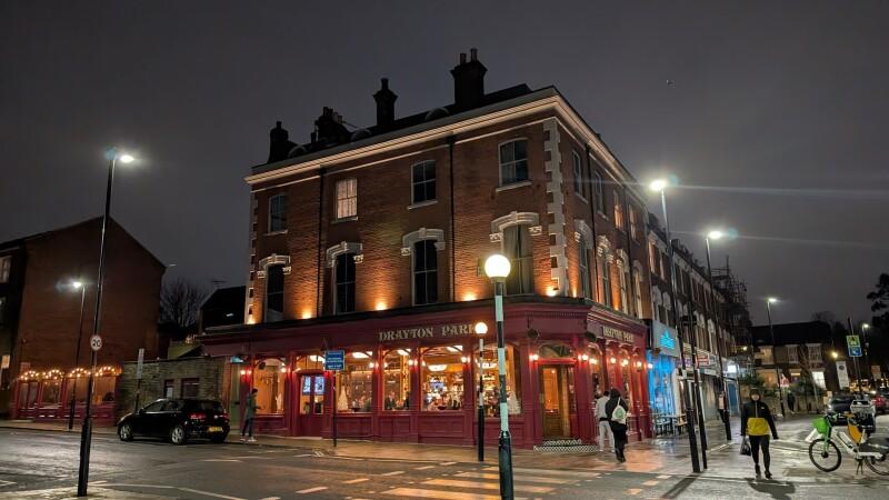 Best Sports Bars in London - The Drayton