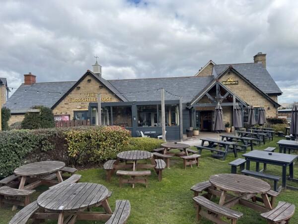 Best Sports Bars in Huddersfield - Yorkshire Rose Huddersfield