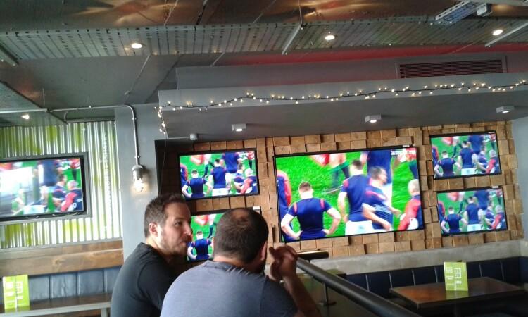 Best Sports Bars in Leeds - BOX Headingley