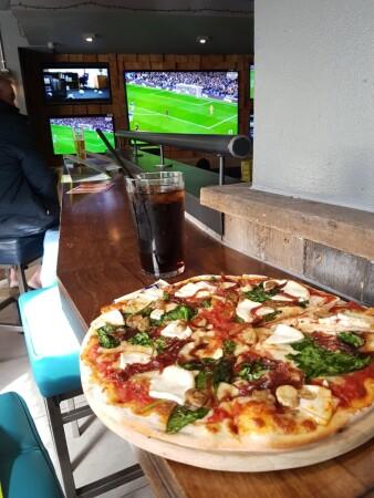 Best Sports Bars in Leeds - BOX Headingley