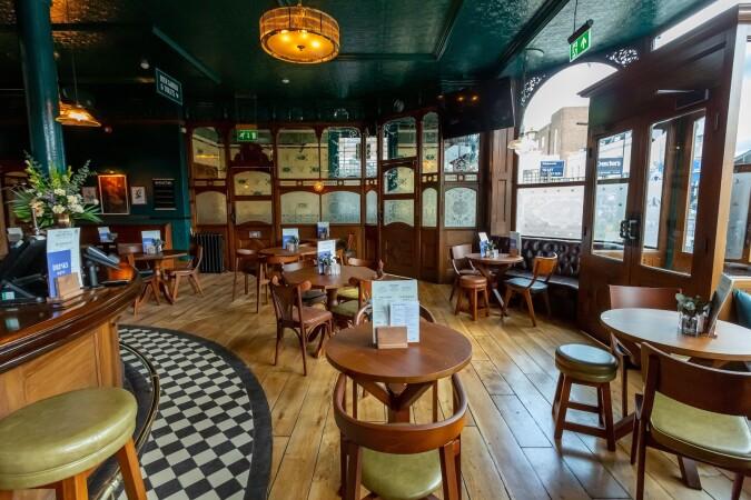 Best Sports Bars in London - Kings Head