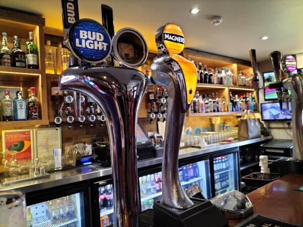 Best Sports Bars in Lanarkshire - The West End Bar